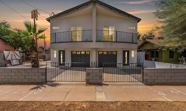 Building Photo - 1011 W Roosevelt St