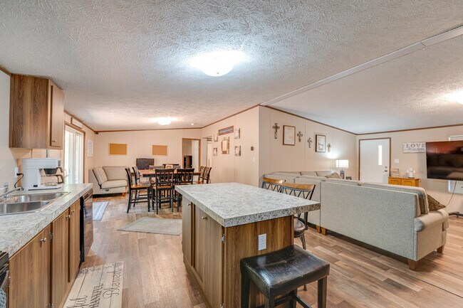 Cocina/DR - 1500 Gulley River Rd