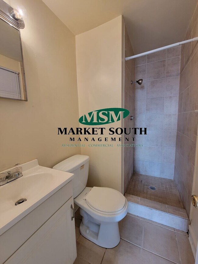 Foto del edificio - CHARLTON E 216.5