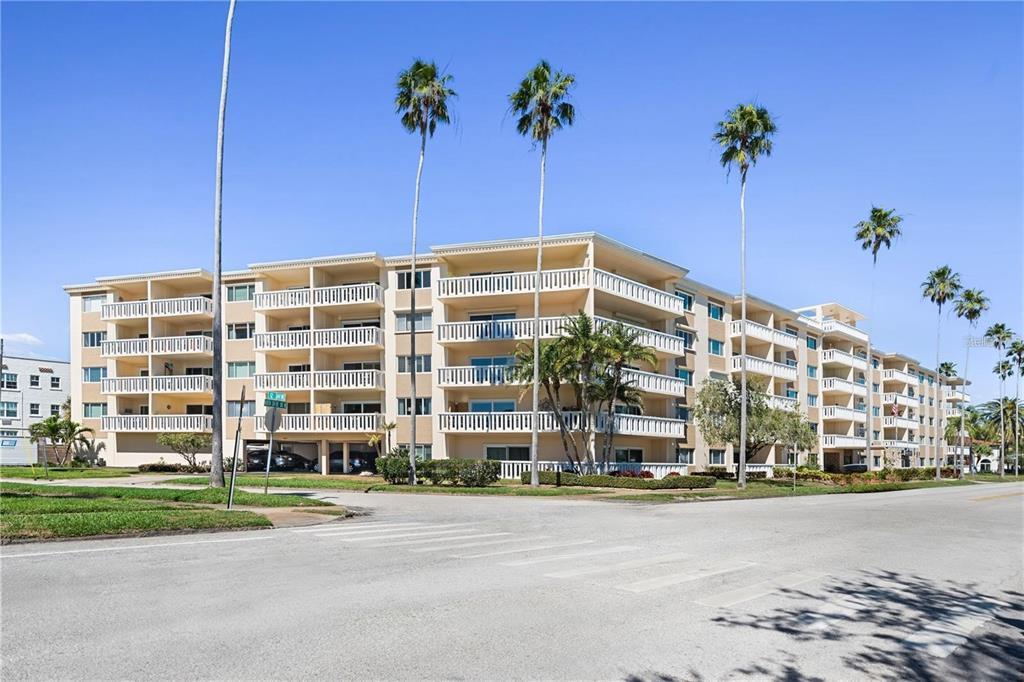 Primary Photo - 1200 N Shore Dr NE