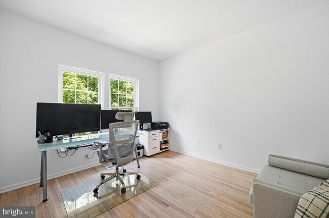 Foto del edificio - 8727 Talbott Farm Dr