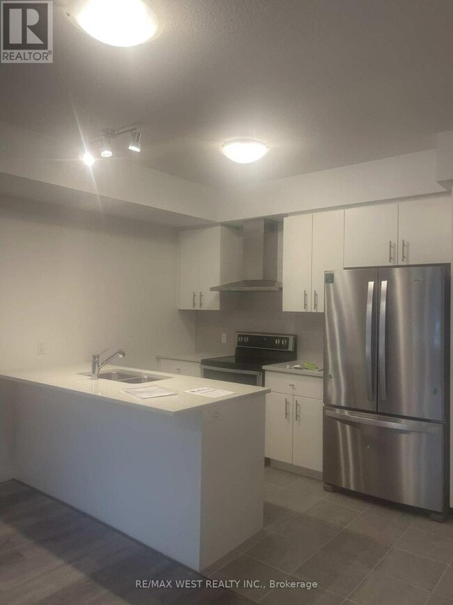 Building Photo - 40 Thatcher Dr