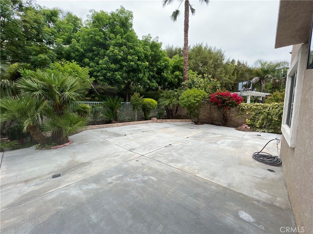Building Photo - 16636 China Berry Ct