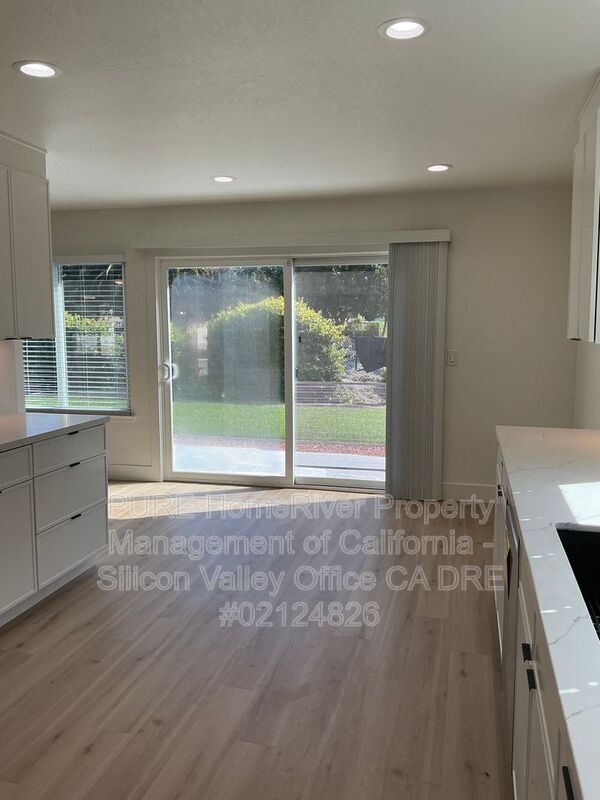 Building Photo - 382 Madison Dr