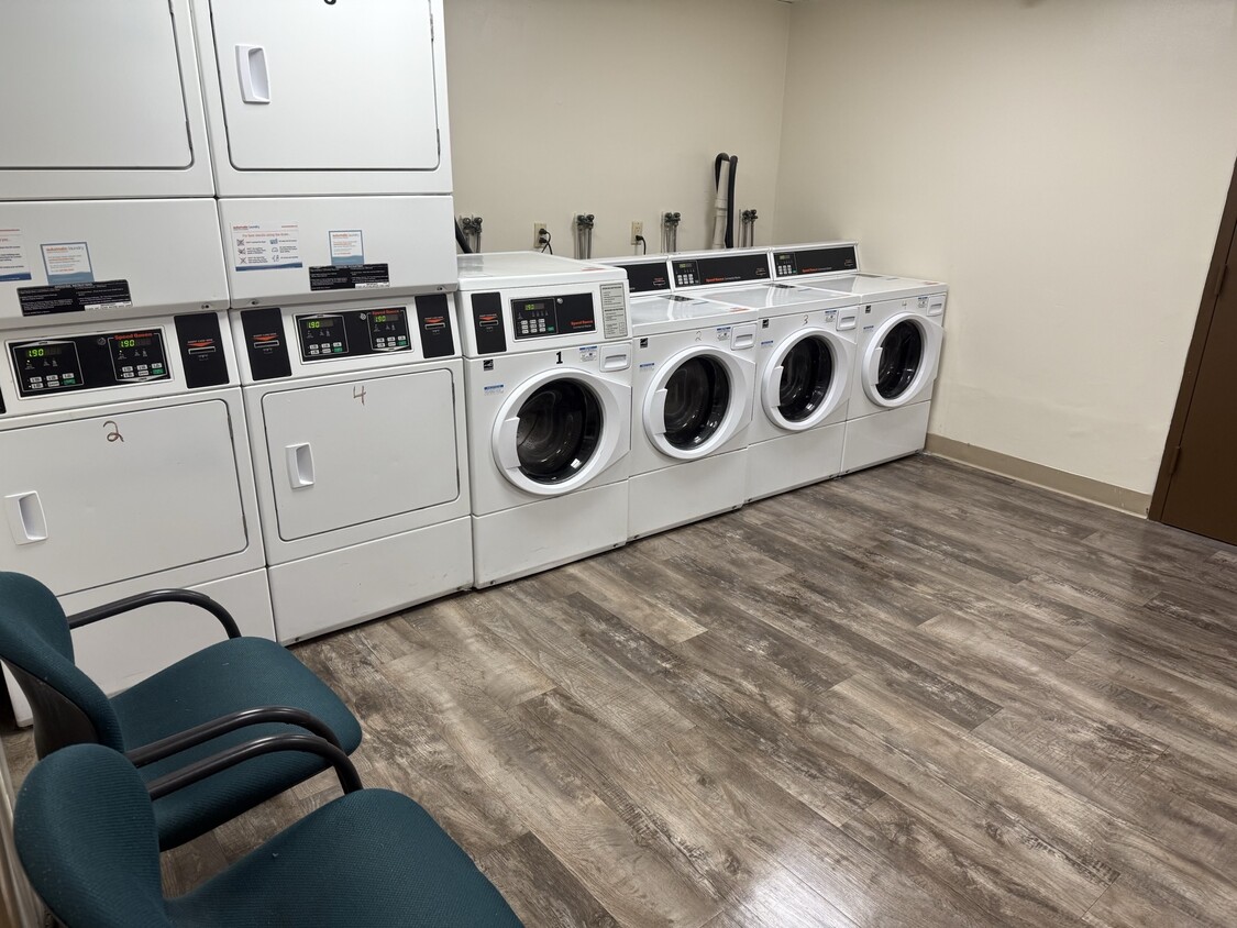 Foto del edificio - Roxbury Hills