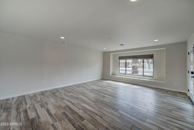 Foto del edificio - 8234 E Heatherbrae Ave