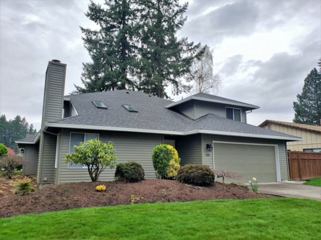 519 NE Geraldine Dr, Hillsboro, OR 97124 Townhome Rentals in