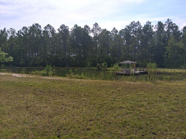 Foto del edificio - Secluded 3 Bedroom 3 Bathroom Home