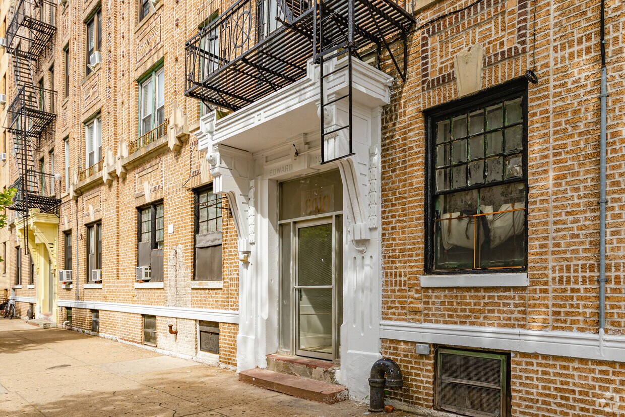 Building Photo - 8410 21st Ave