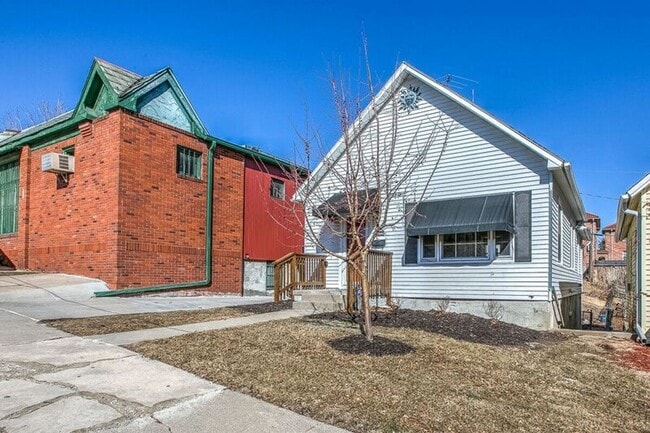 Building Photo - Newly Remodeled 1 Bed, 1 Bath House in Tre...