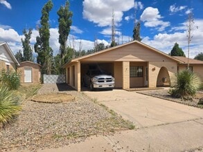 Building Photo - 110 Torbernite Dr
