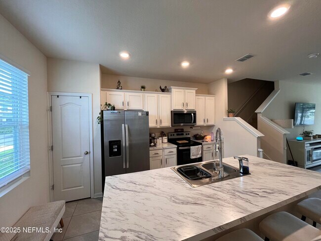 Foto del edificio - 3925 Oak Mill Rd