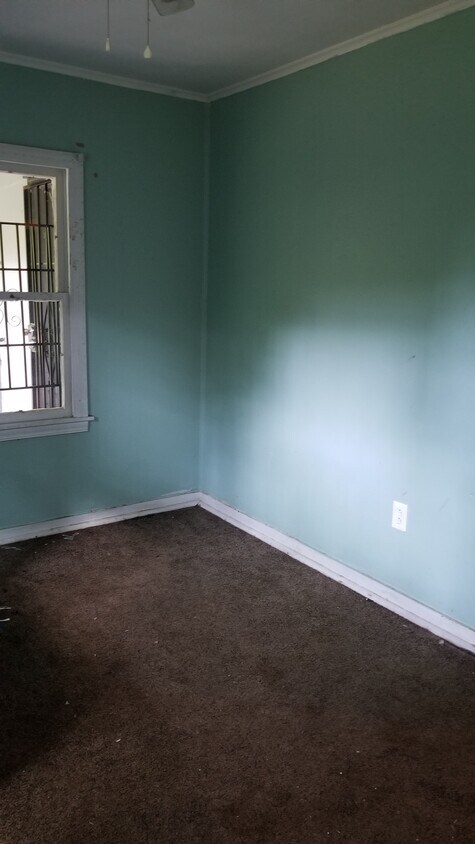 Building Photo - 133 Savanna St