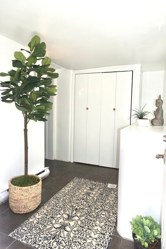 Entry Foyer - 955 Boulevard E