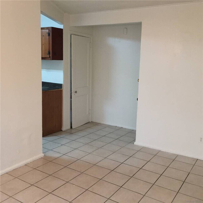 Foto del edificio - 94-17 213th St