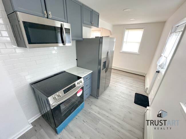 Building Photo - 3 Bedroom house in Oxford Circle, North Ea...