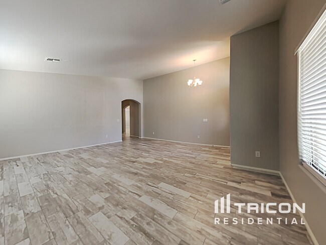 Foto del edificio - 17635 W Eugene Terrace