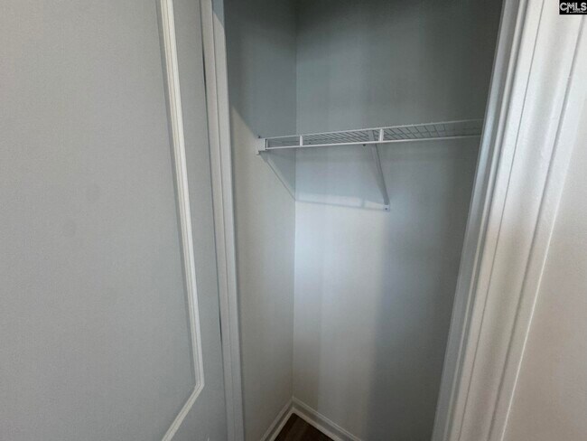 Foto del edificio - 127 Carr Ln