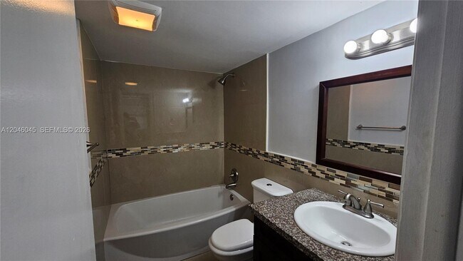 Foto del edificio - 14311 N Kendall Dr