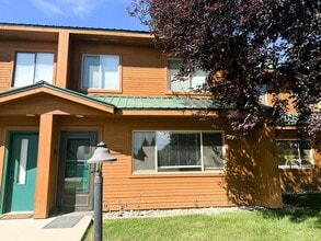 Building Photo - 302 Talisman Dr