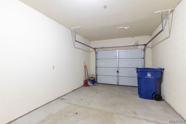 Foto del edificio - 319 King Peterson Rd