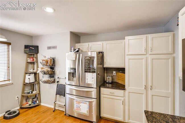 Building Photo - 4862 Sweetgrass Ln