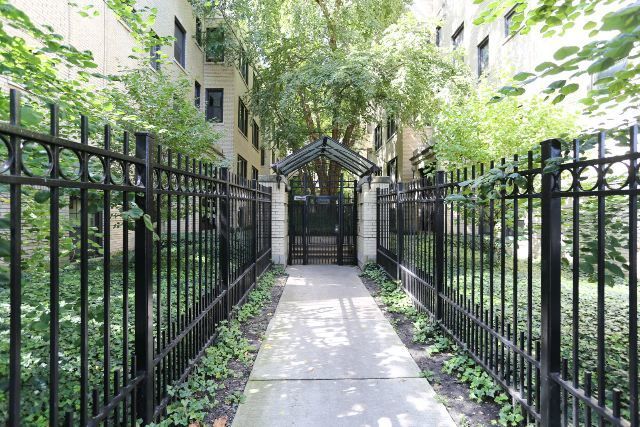 Foto del edificio - 4878 N Magnolia Ave