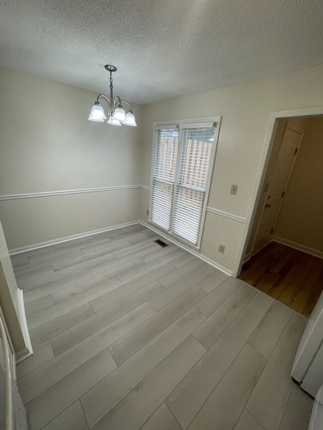 Building Photo - Townhome For Rent