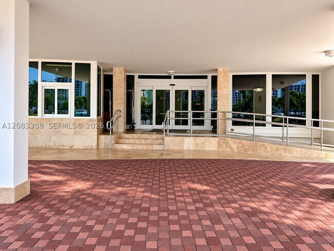 Foto del edificio - 3505 S Ocean Dr
