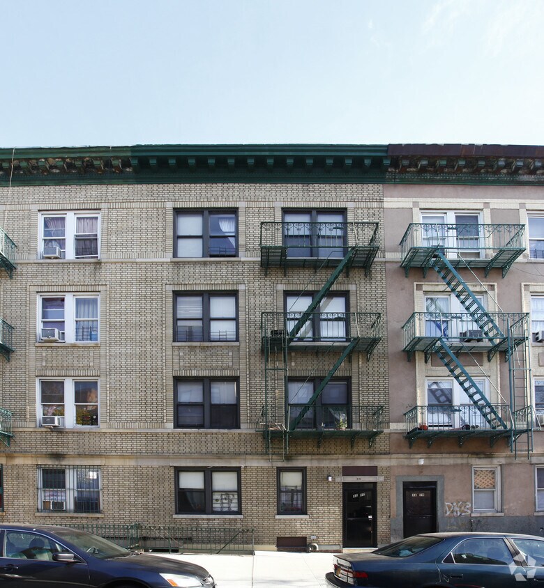 Building Photo - 3277 32nd St