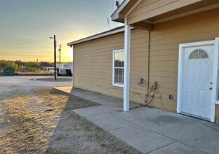 Building Photo - 10342 Doyle Rd