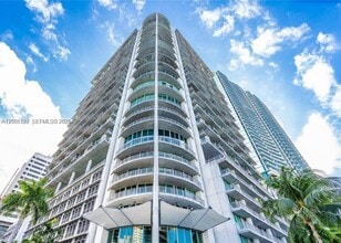 Building Photo - 690 SW 1st Ct