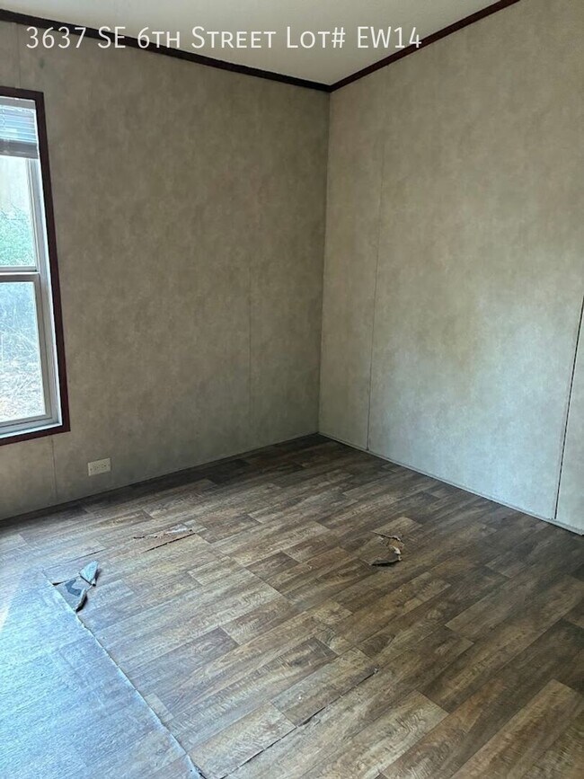 Foto del edificio - 3637 SE 6th St