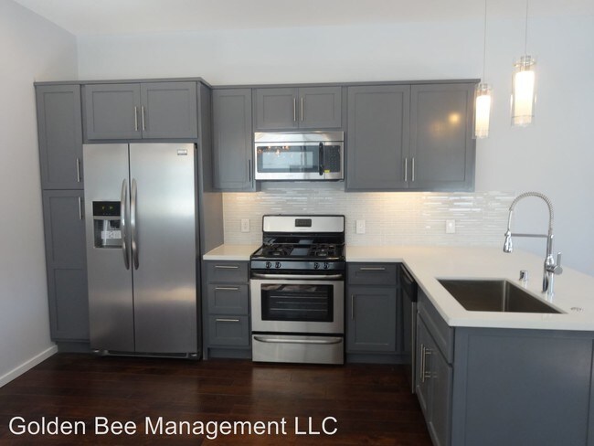 Building Photo - 809 N West Knoll Dr