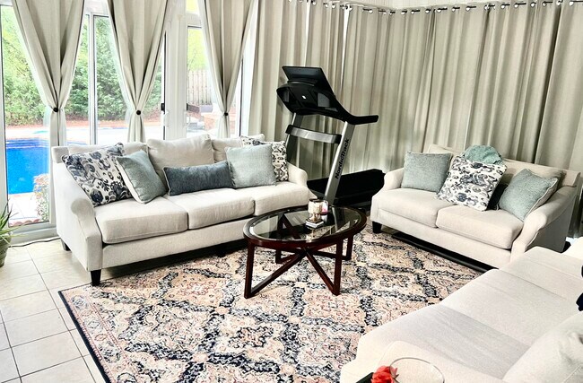 Foto del edificio - 839 Leyland Ln