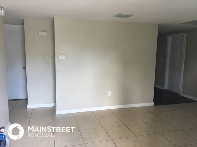 Foto del edificio - 7704 Birchwood Dr