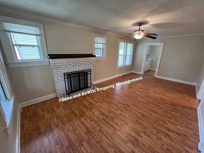 Building Photo - 3 Bed/1 Bath