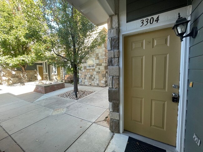 Building Photo - Two Bedroom Condo Available Overlooking Br...