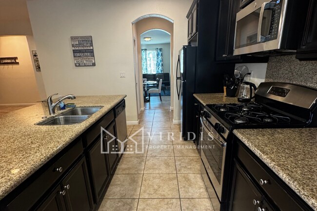 Foto del edificio - 5720 Woodard Ridge Dr