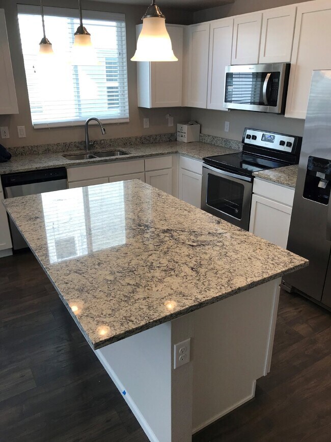 Building Photo - 16209 E Elk Dr