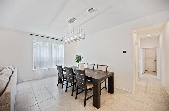 Foto del edificio - 7216 Gray Catbird Dr