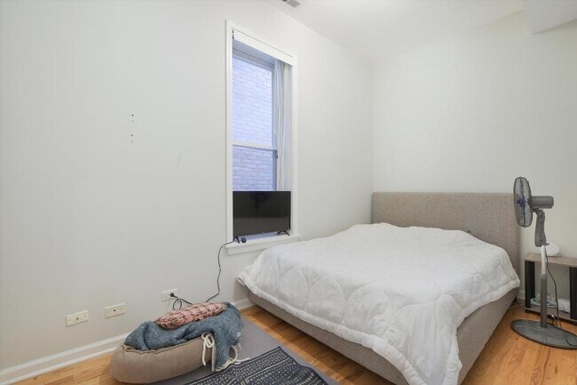 Building Photo - 2 bedroom in Chicago IL 60647