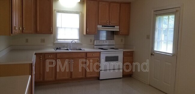 Building Photo - 5105 Blossomwood Cir