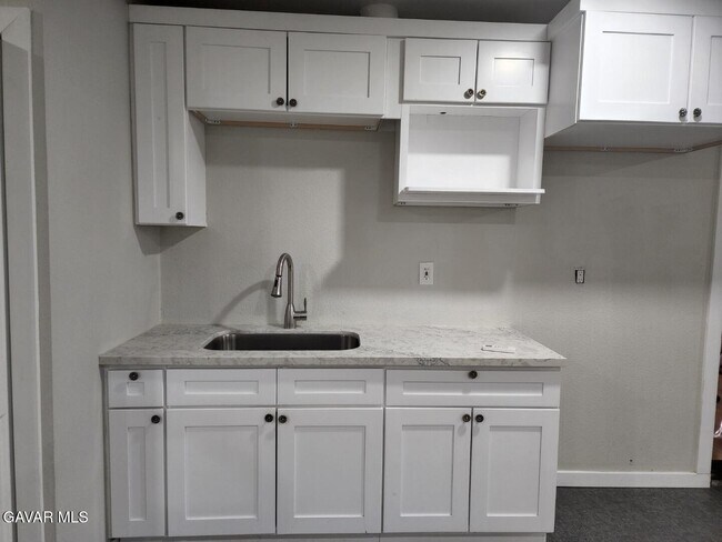 Foto del edificio - 13602 Ironstone Ave