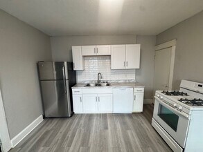 Building Photo - 1541 Hopkins Ave