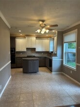 Building Photo - 951 Lamonte Ln