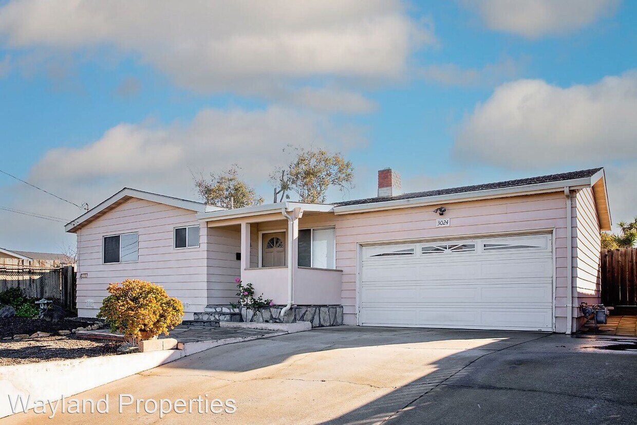 Primary Photo - 3 br, 2 bath House - 3024 Sunrise Avenue