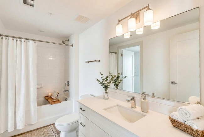 Building Photo - The Lowe