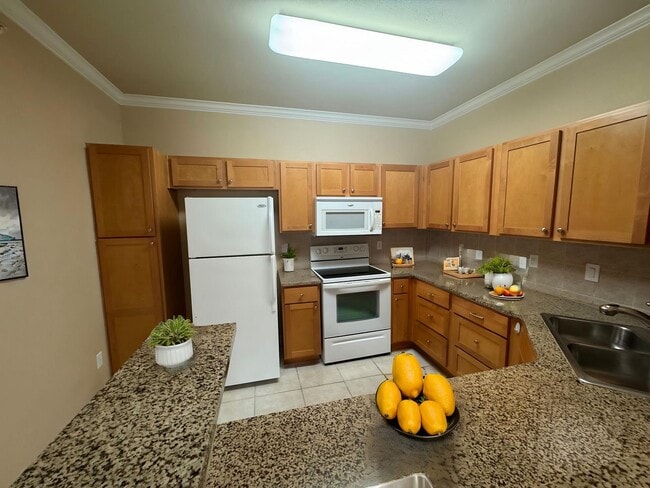 Building Photo - GREAT LOCATION NEAR MEDICAL & USAA | 3 BEDS | 3.5 BATHS