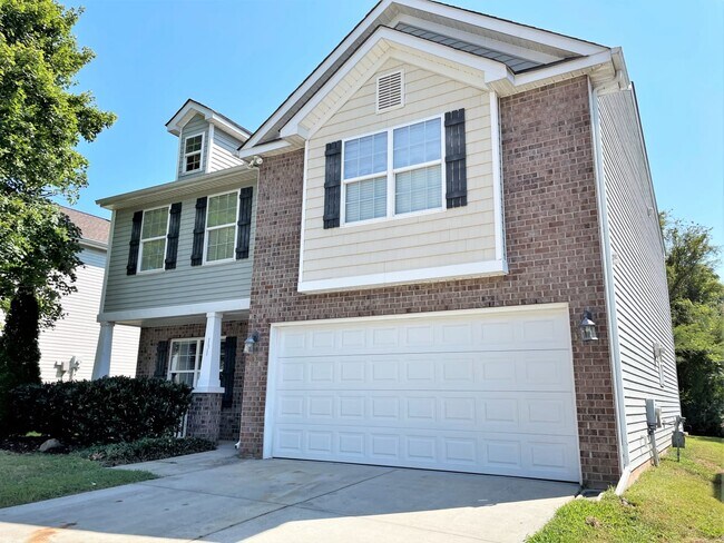 Building Photo - 131 Forest Glade Rd